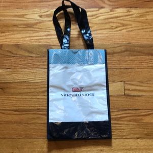 Small reusable vineyard vines bag